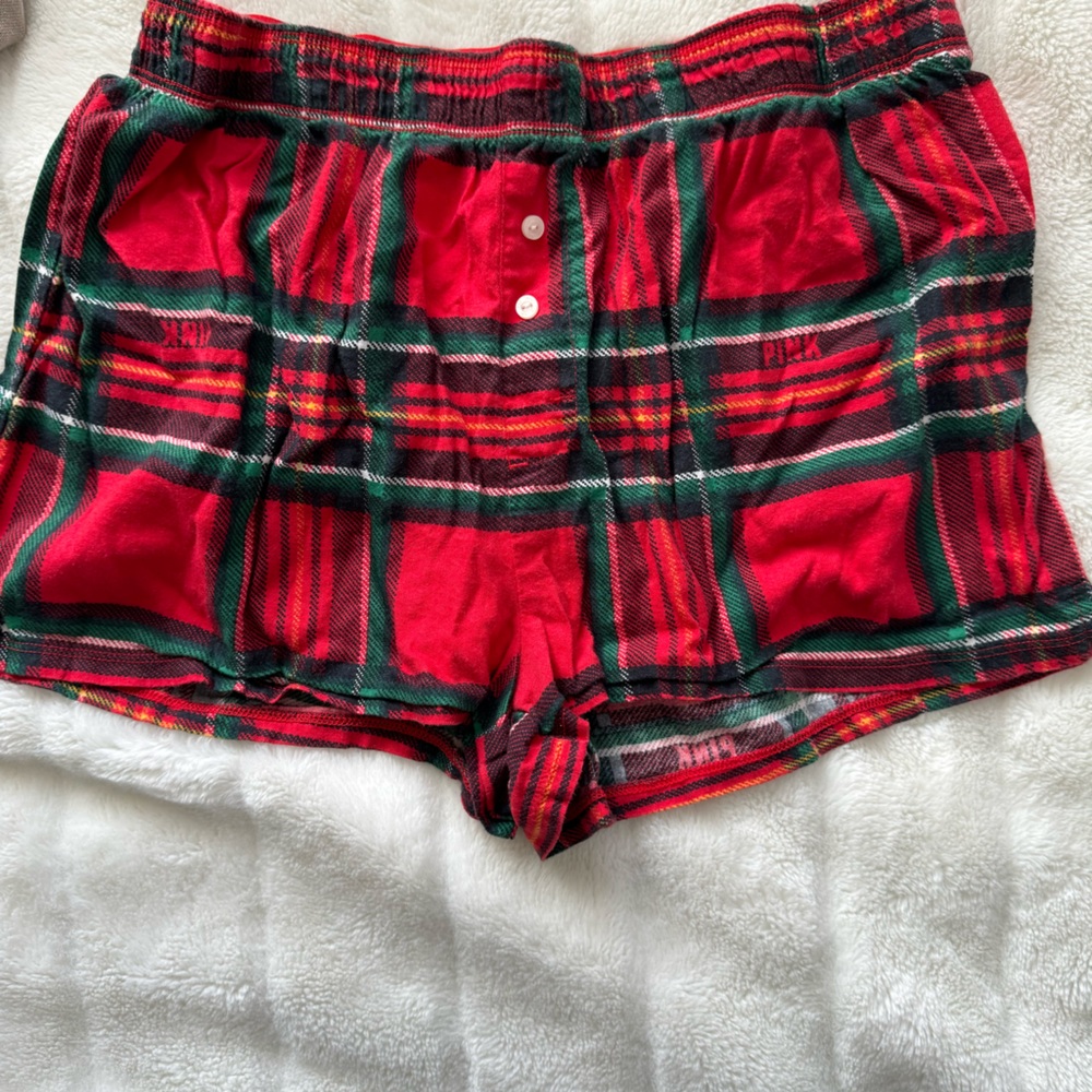 Victoria’s Secret, Pink christmas pajama shorts